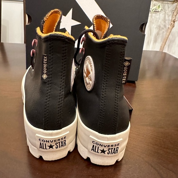 Converse Chuck Taylor All Star Gore-Tex Waterproof Lugged High Top Sneaker - Picture 6 of 8